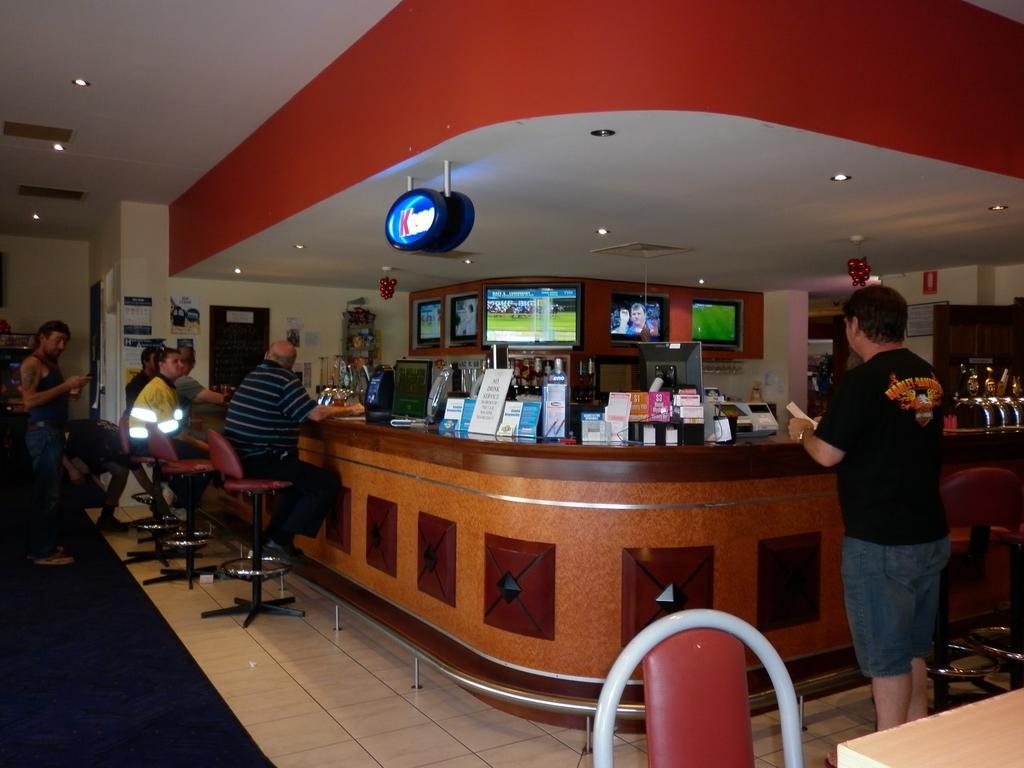 New Whyalla Hotel Exterior foto
